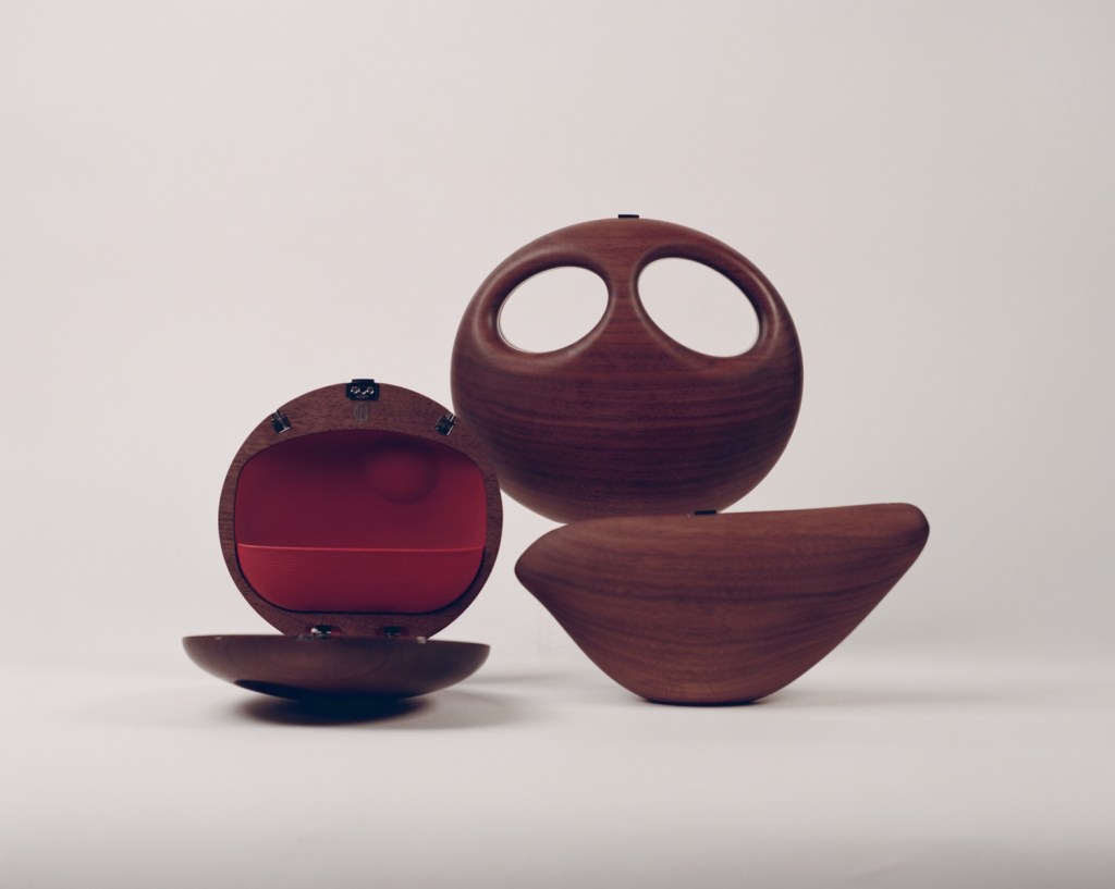 Luxury Accessories Brand Eittem Launches Collaborative Line with Frick Collection in New York