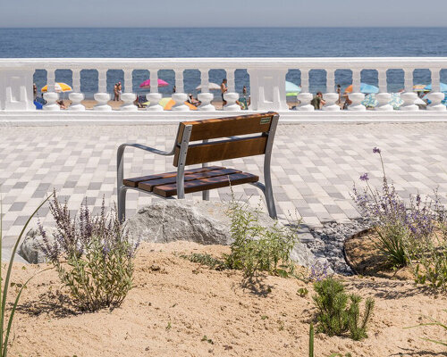 dune-inspired promenade brings sand and vegetation into comillas’ waterfront