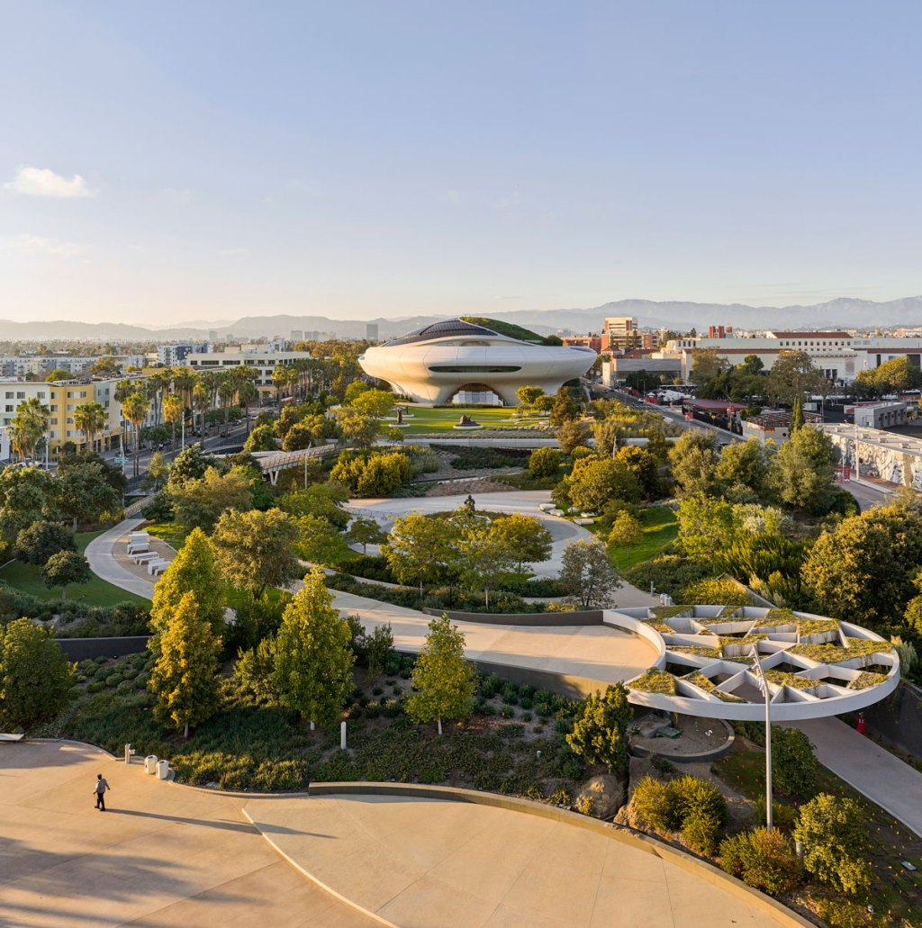 Lucas Museum Will Erect Permanent Fences Around its Plaza, Undercutting its Rhetoric of Accessibility